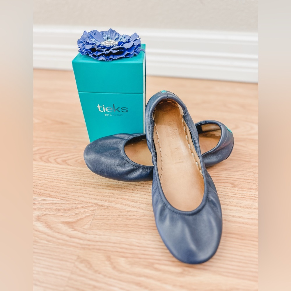 California Navy Tieks